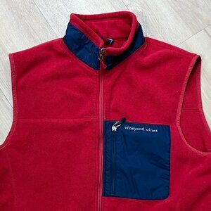Vineyard Vines Fleece Vest in Red with Navy Accents Full Zip 5 pockets Warm